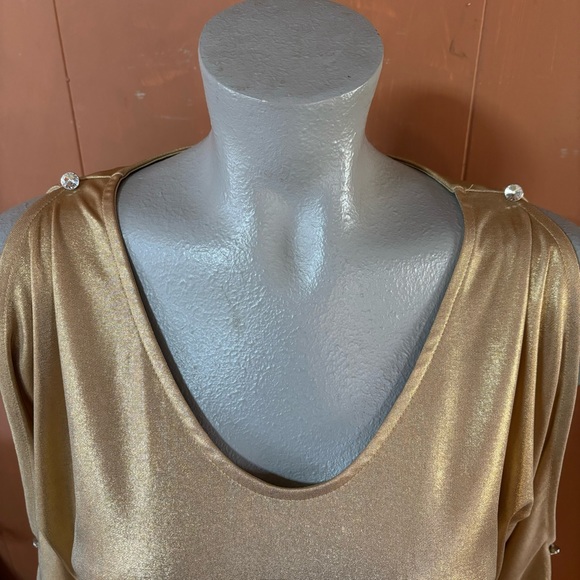 NWT INC International Concepts Going Global Metallic Gold Cold Shoulder Top S - Picture 8 of 8